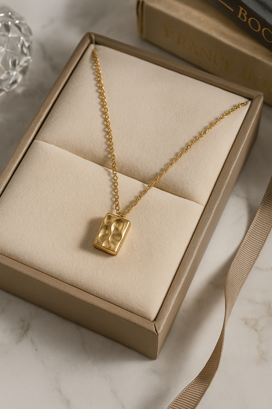 Aurea Hammered Pendant Necklace