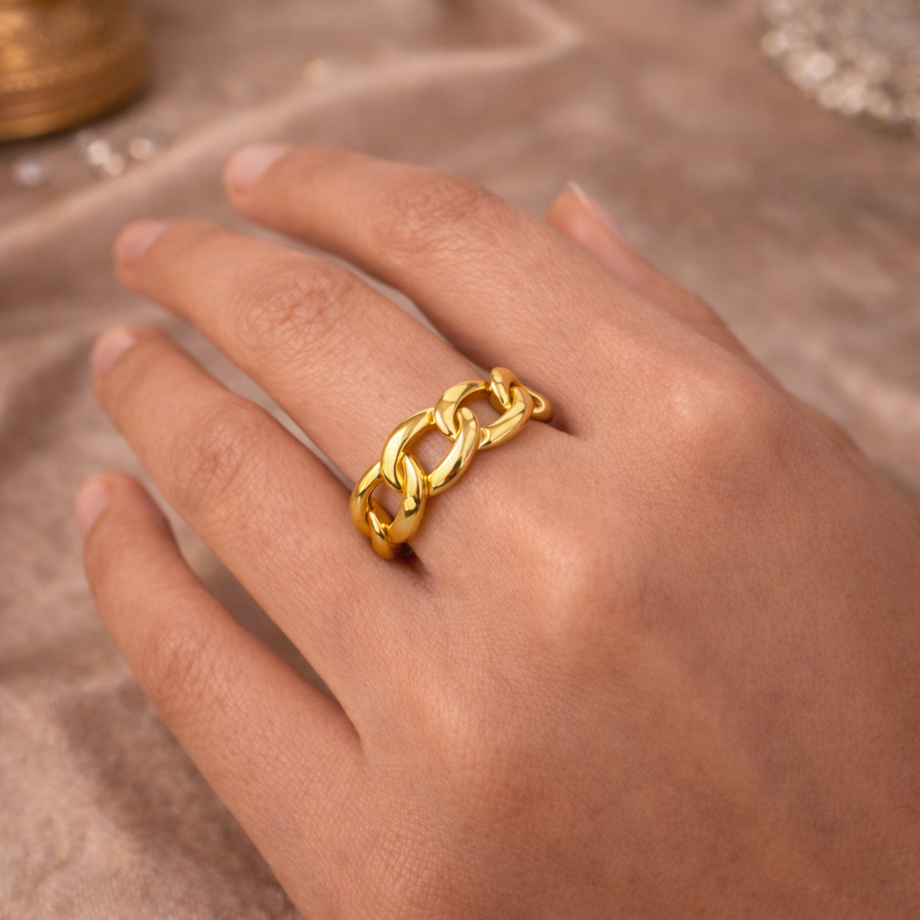 Golden Link Statement Ring