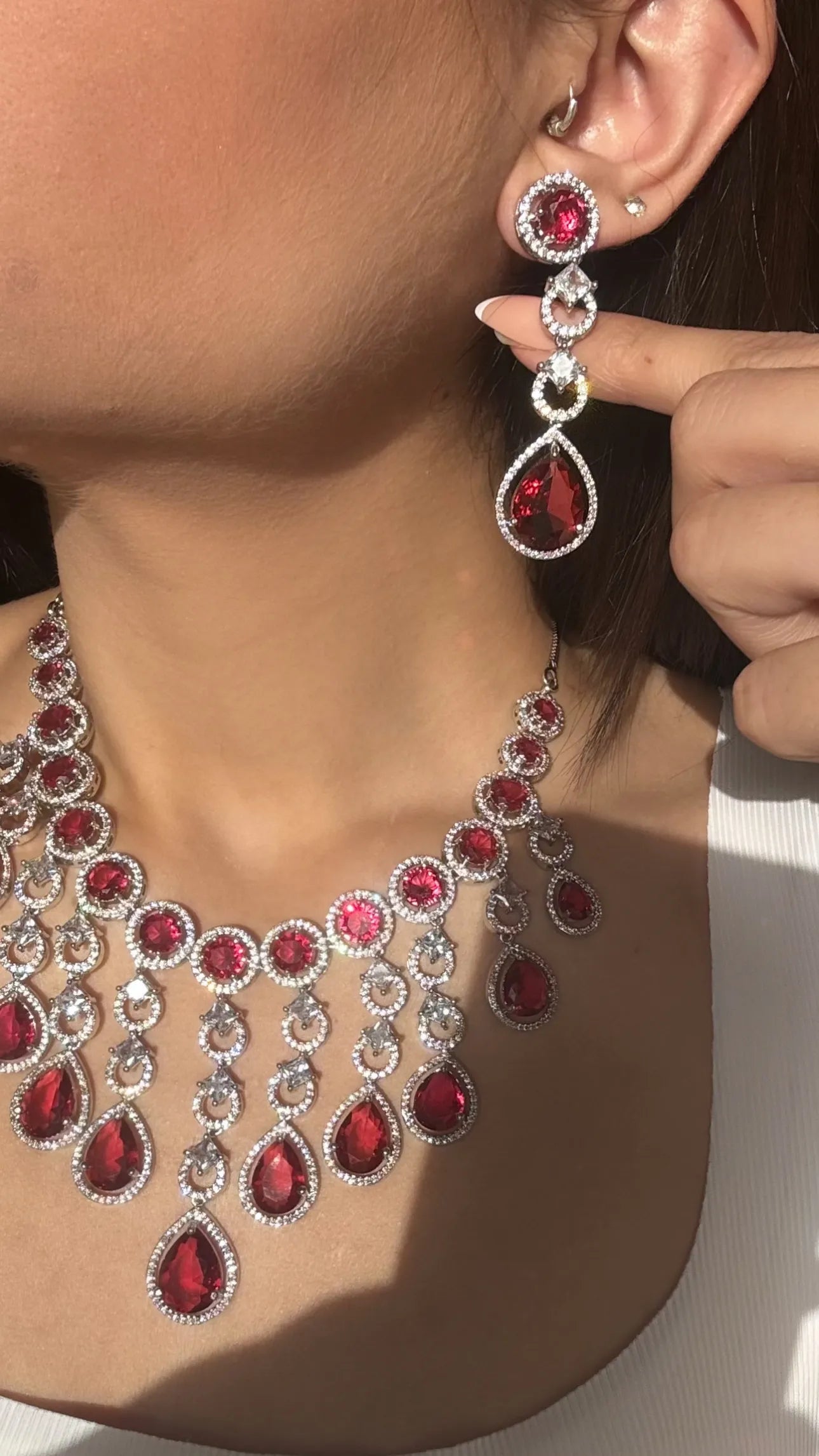 Rouge Cascade Diamond Necklace Set