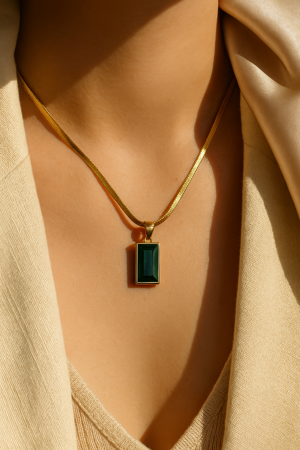 Emerald Noir Rectangle Pendant Necklace