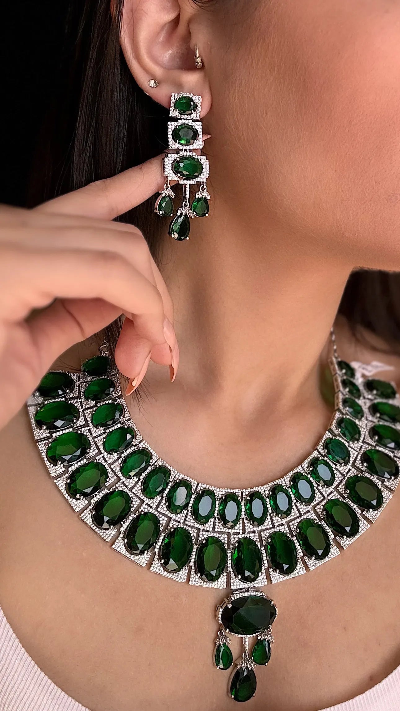 Emerald Dynasty Choker Set