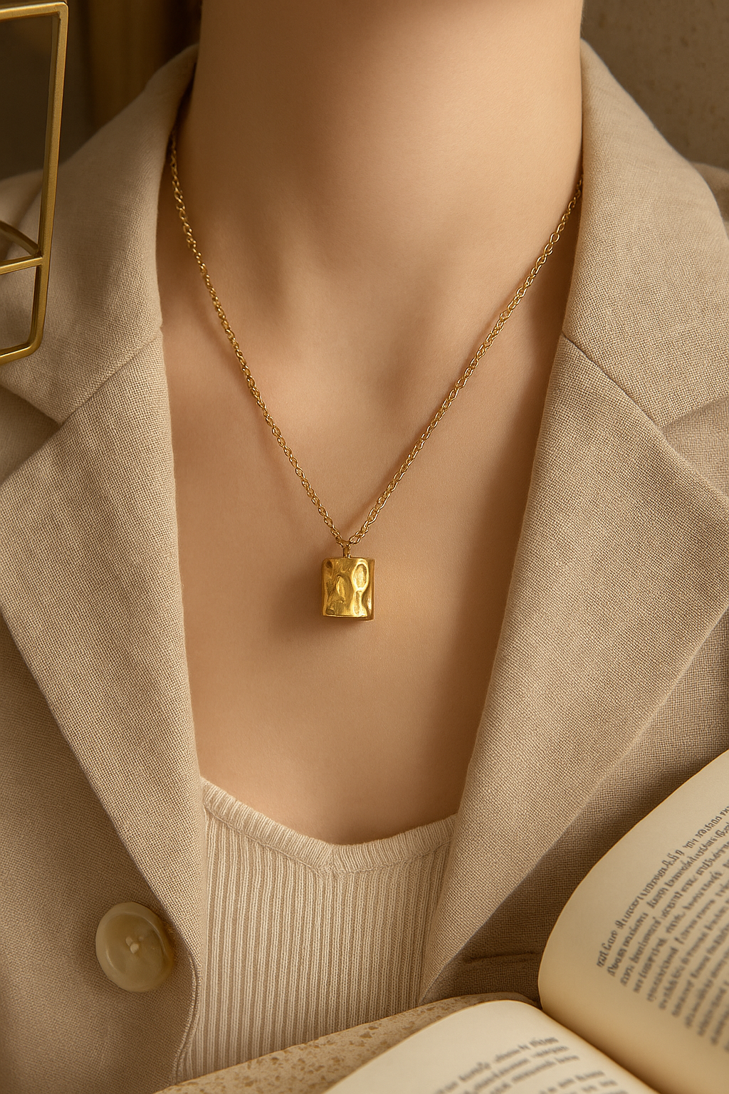 Aurea Hammered Pendant Necklace
