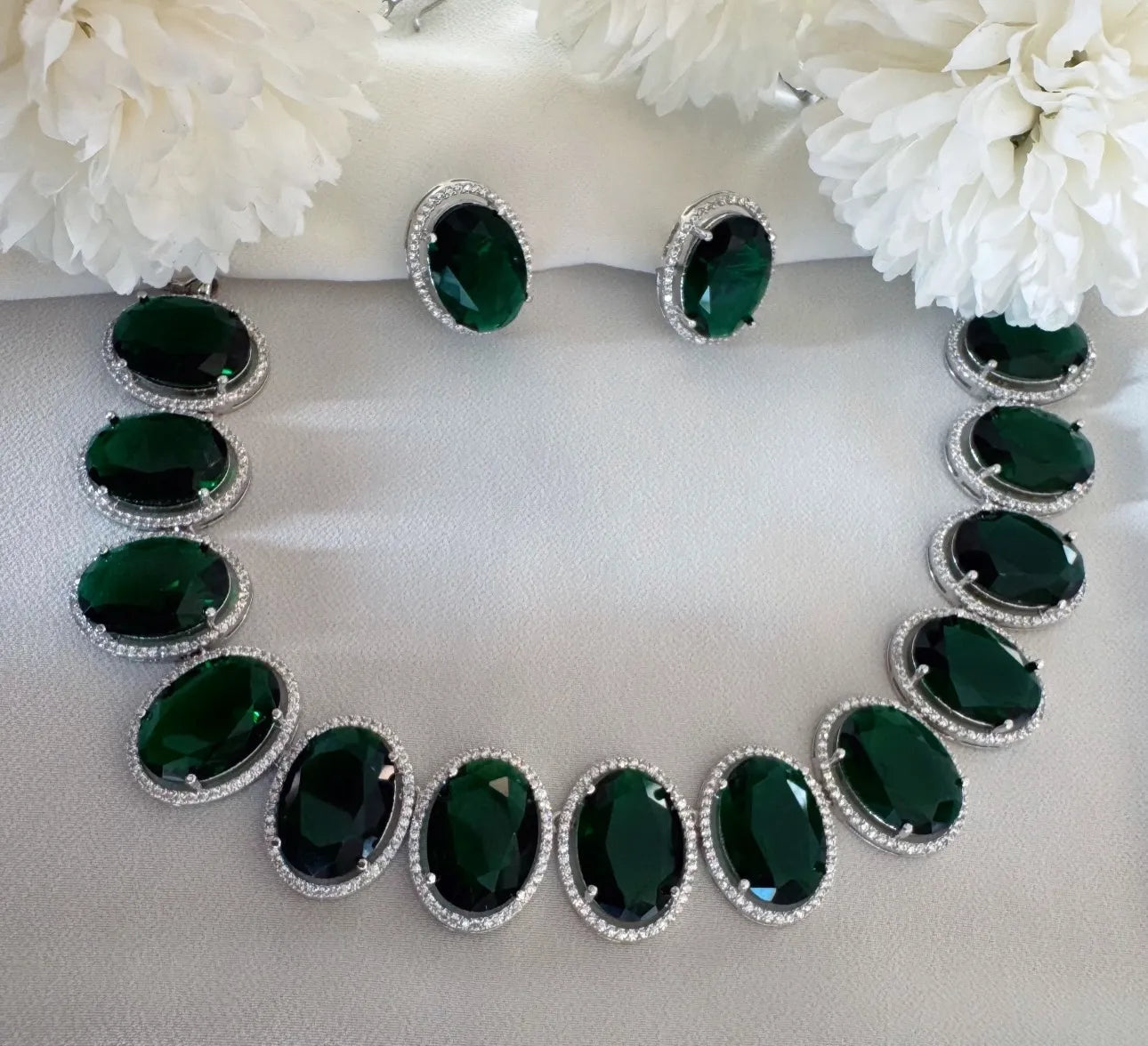Emerald Aura Luxe Necklace Set