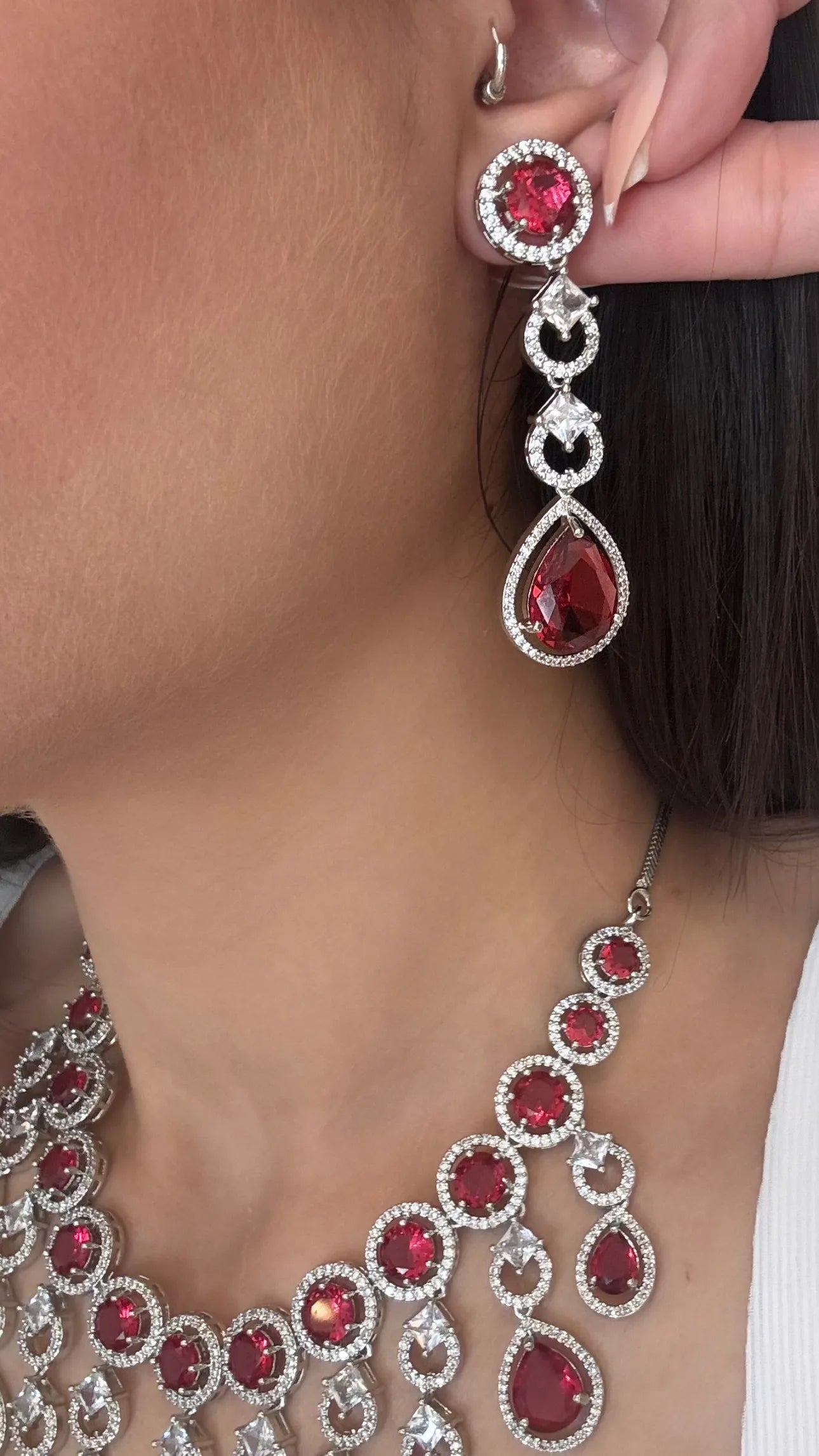 Rouge Cascade Diamond Necklace Set