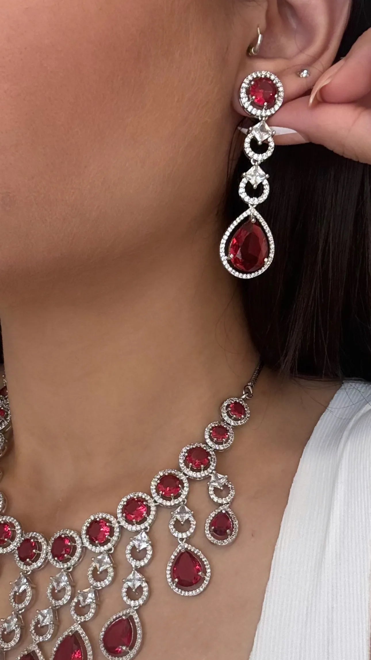Rouge Cascade Diamond Necklace Set