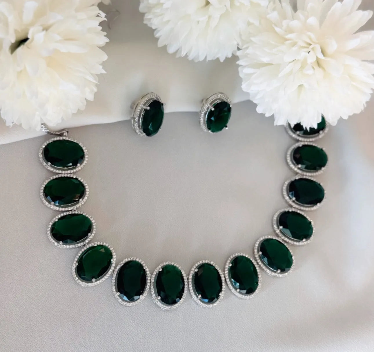 Emerald Aura Luxe Necklace Set