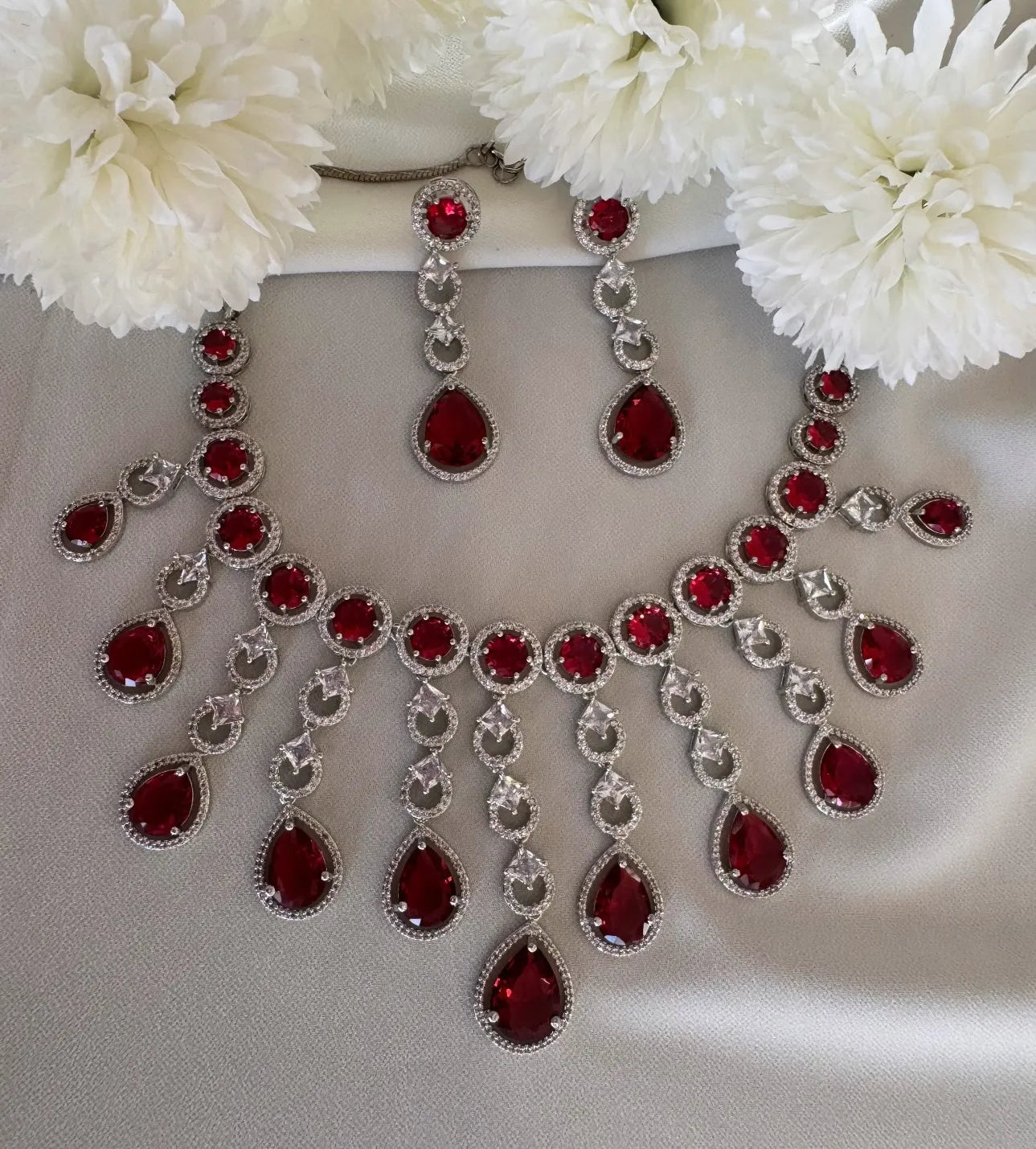 Rouge Cascade Diamond Necklace Set