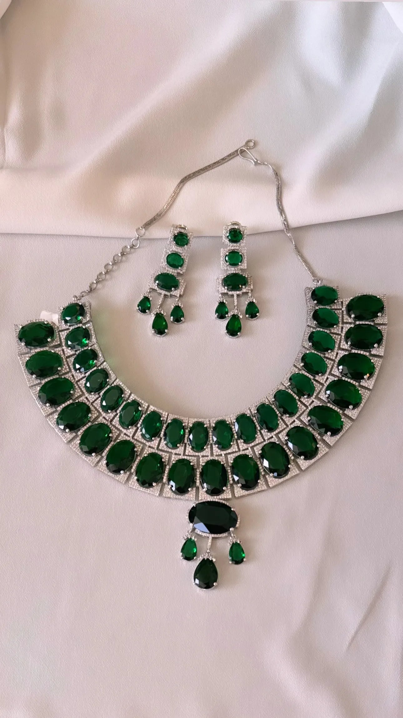 Emerald Dynasty Choker Set