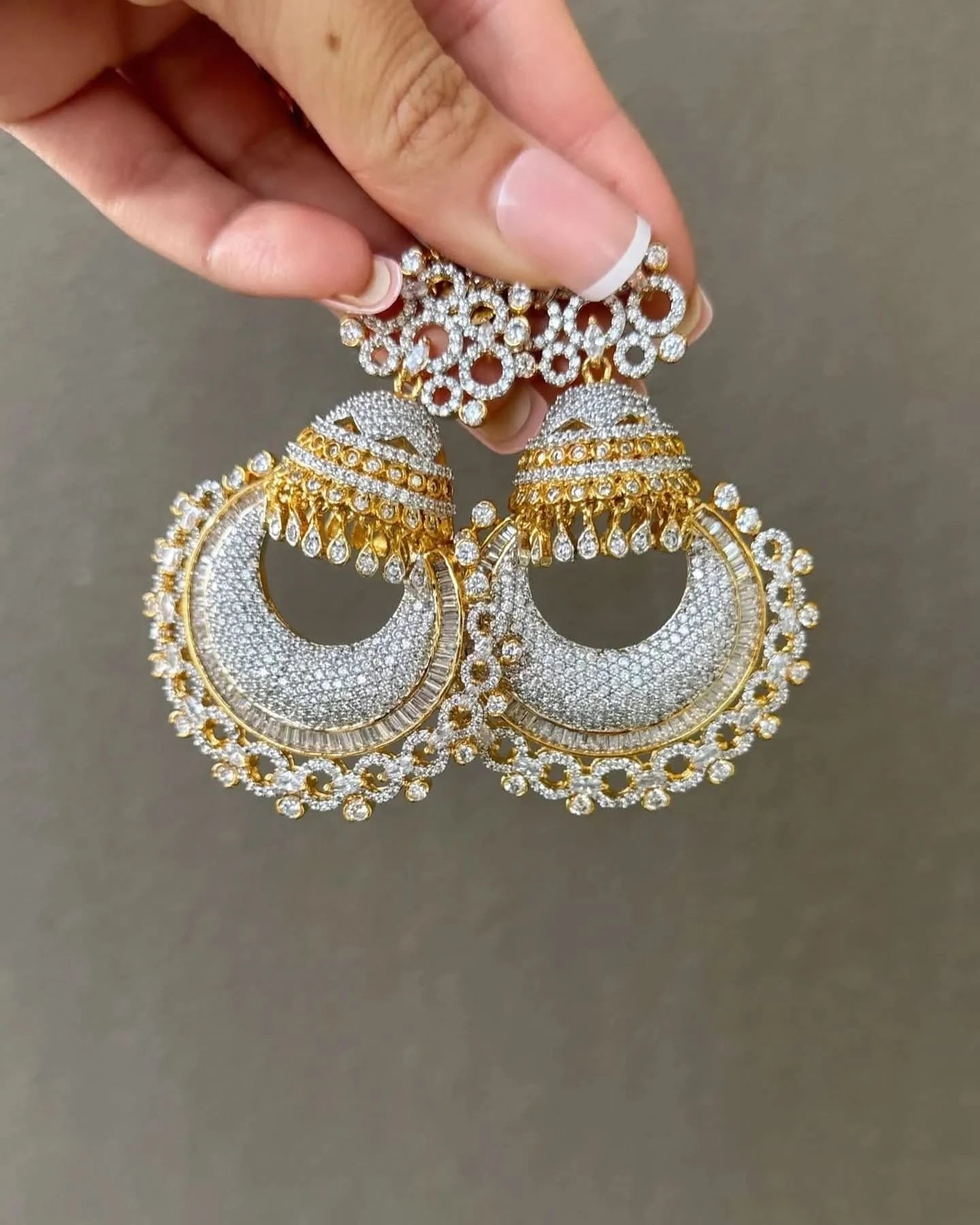 Classic jewelry piece