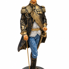 The Royal Giraffe – Commander Sculpture