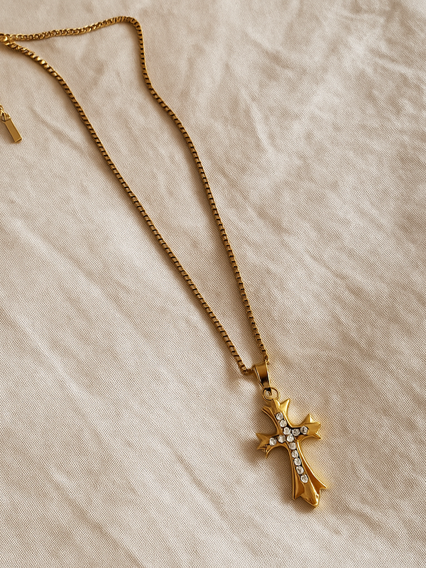 Regal Cross Pendant Necklace
