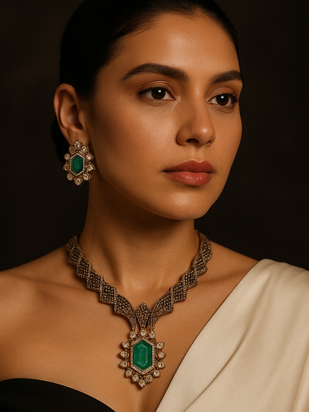 Emerald Majesty Necklace & Earrings Set