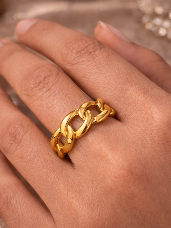 Golden Link Statement Ring