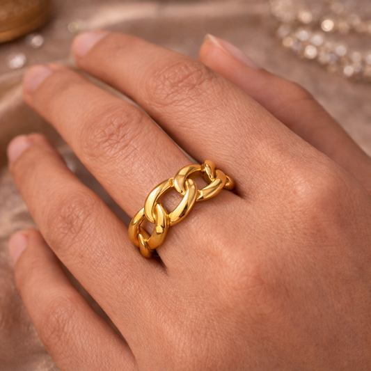 Golden Link Statement Ring