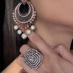 Vihana Halo Diamond Ring