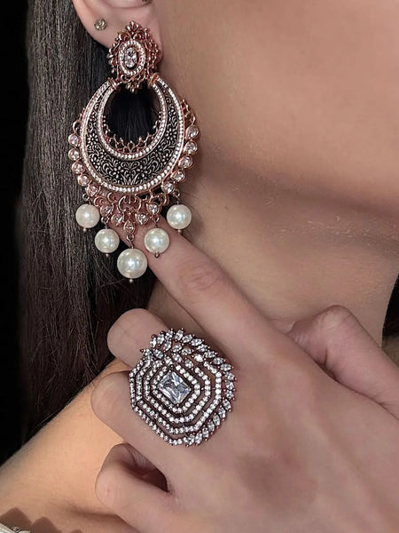 Vihana Halo Diamond Ring