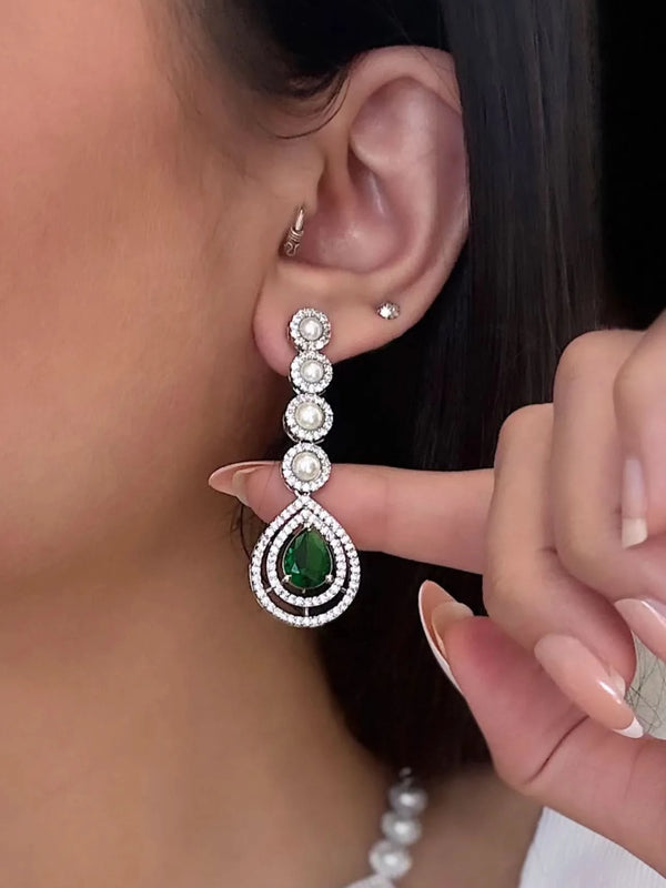 Pearl Empress set with pearls and emeralds