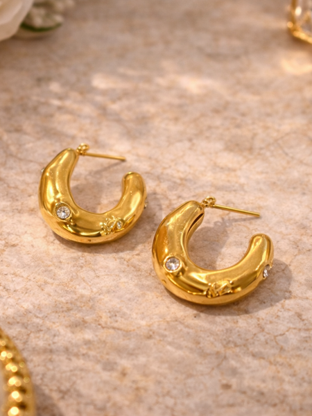Solene Gold Oval Hoop Earrings