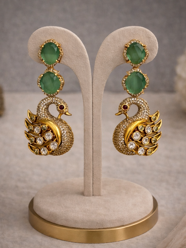 Emerald Swan Heritage Necklace Set