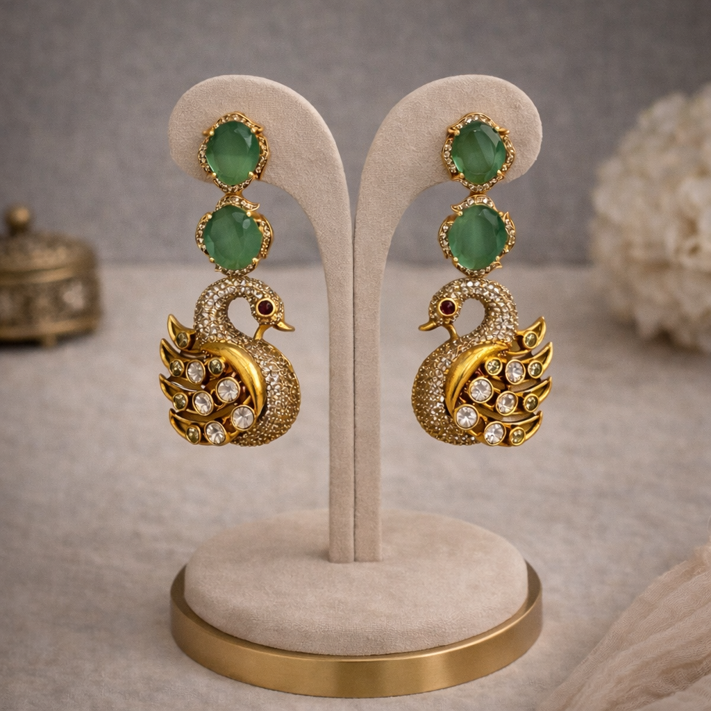 Emerald Swan Heritage Necklace Set