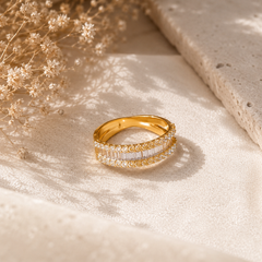 Lumière Baguette Ring