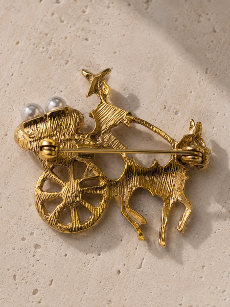Vintage Pearl Carriage Brooch