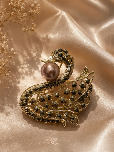 Noir Swan Pearl Brooch