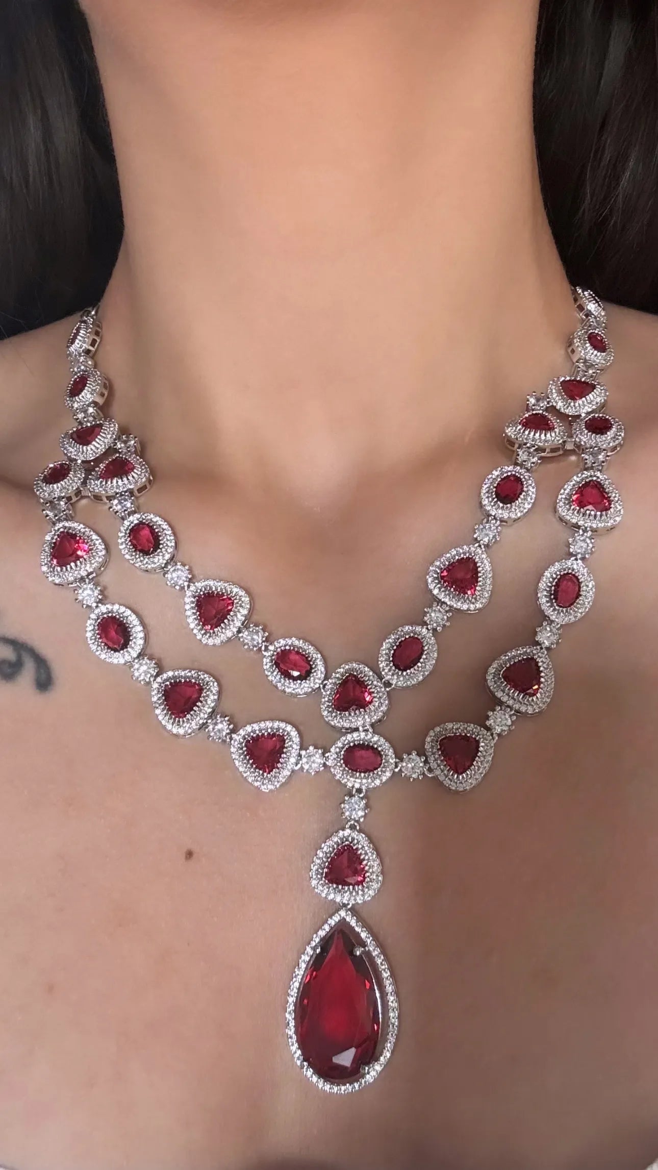 Crimson Glaze Diamond Necklace Set