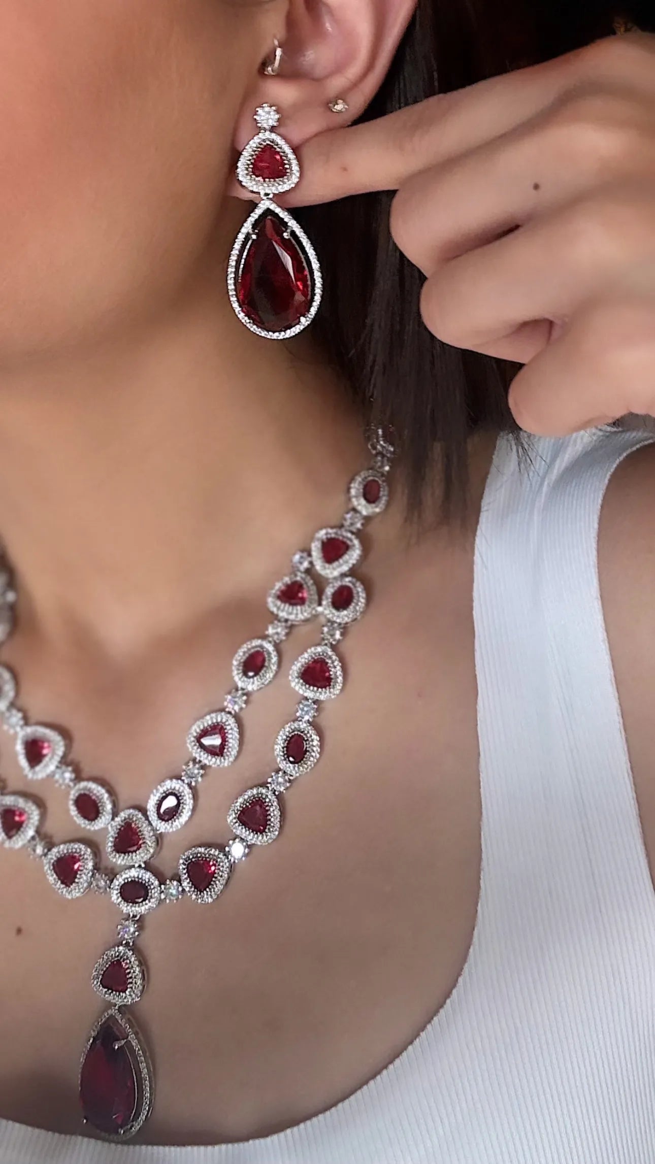 Crimson Glaze Diamond Necklace Set