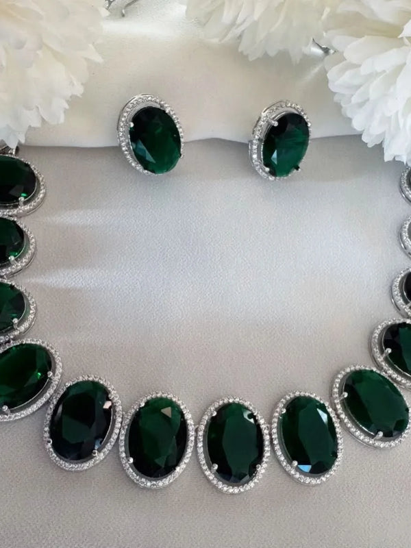 Emerald Aura Luxe Necklace Set