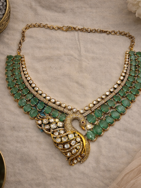 Emerald Swan Heritage Necklace Set