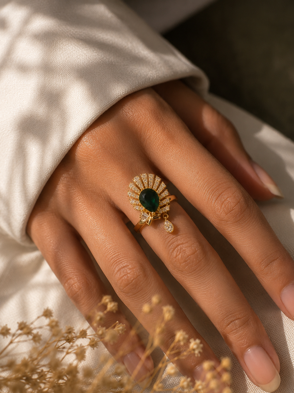 Zariya Emerald Fan Statement Ring