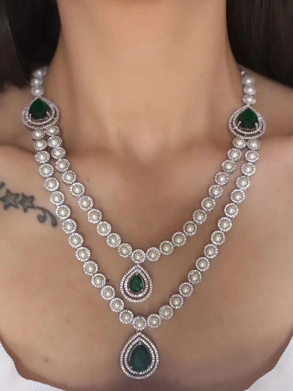 Pearl Empress set with pearls and emeralds