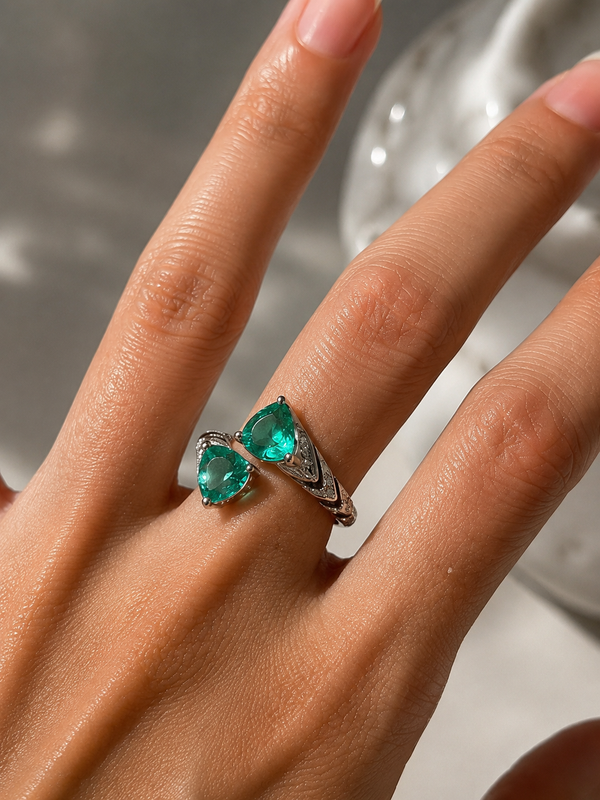 Zümra Emerald Twin Ring