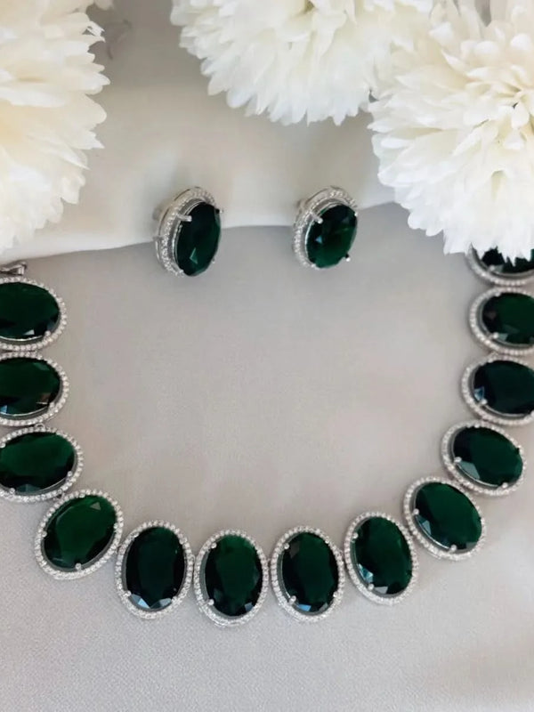 Emerald Aura Luxe Necklace Set