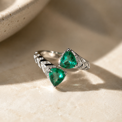 Zümra Emerald Twin Ring