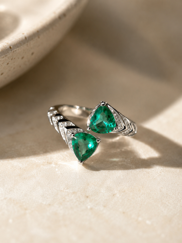 Zümra Emerald Twin Ring