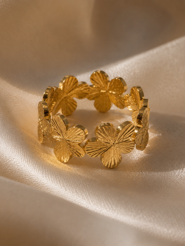 Fleur Bloom Band Ring