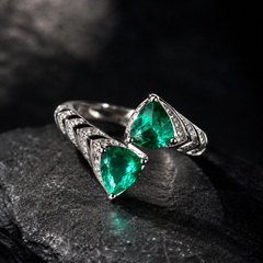 Zümra Emerald Twin Ring
