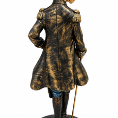 The Royal Giraffe – Commander Sculpture