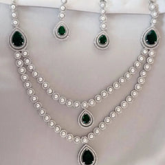 Pearl Empress set with pearls and emeralds
