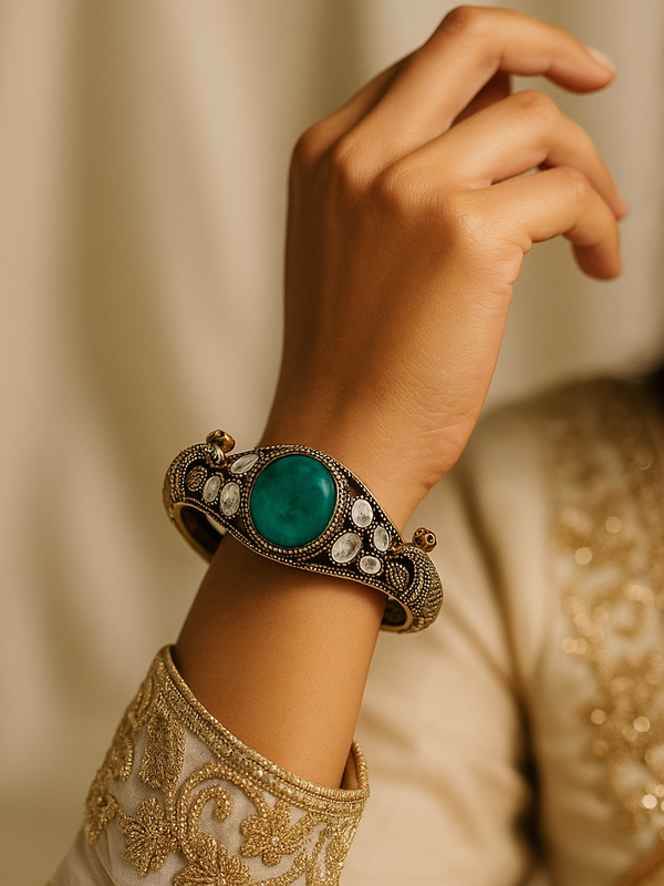Emerald and Kundan Bangle