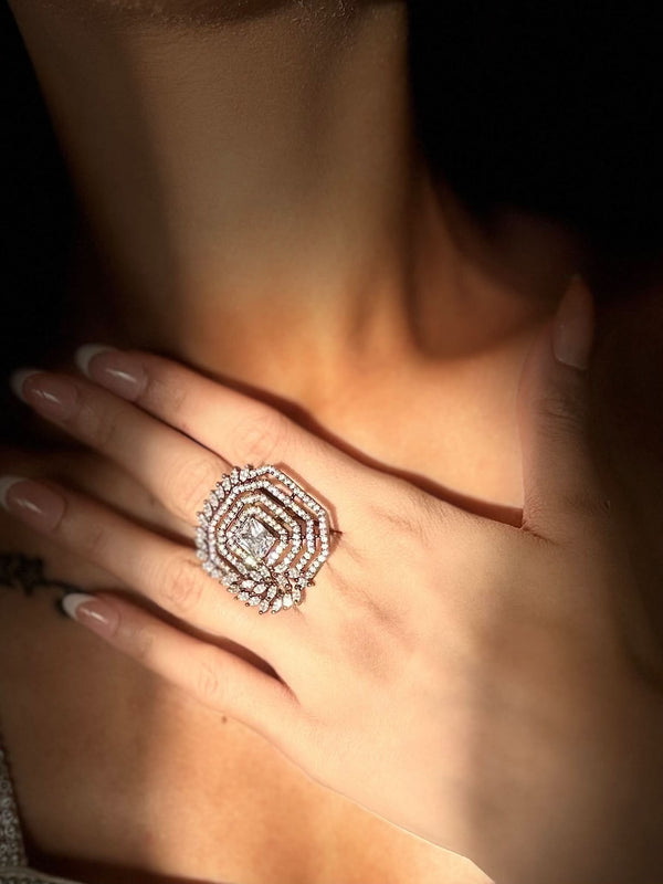 Vihana Halo Diamond Ring