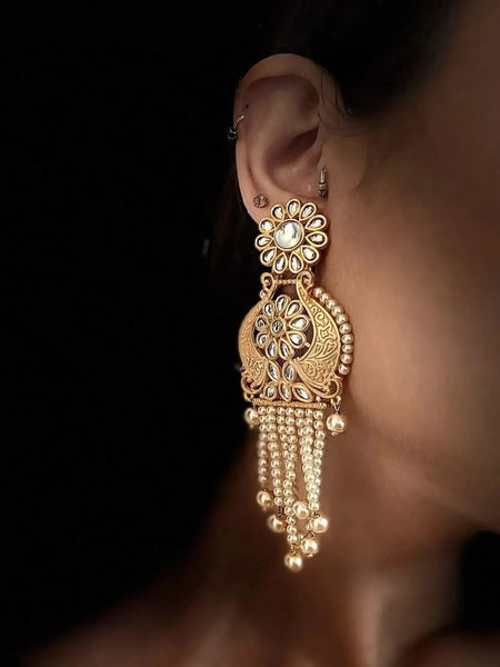 Aabroo Gold Kundan Earrings