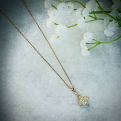 Gold Fan Pendant Necklace – Elegant Polished Finish, Adjustable Chain, Dainty Stone Detailing