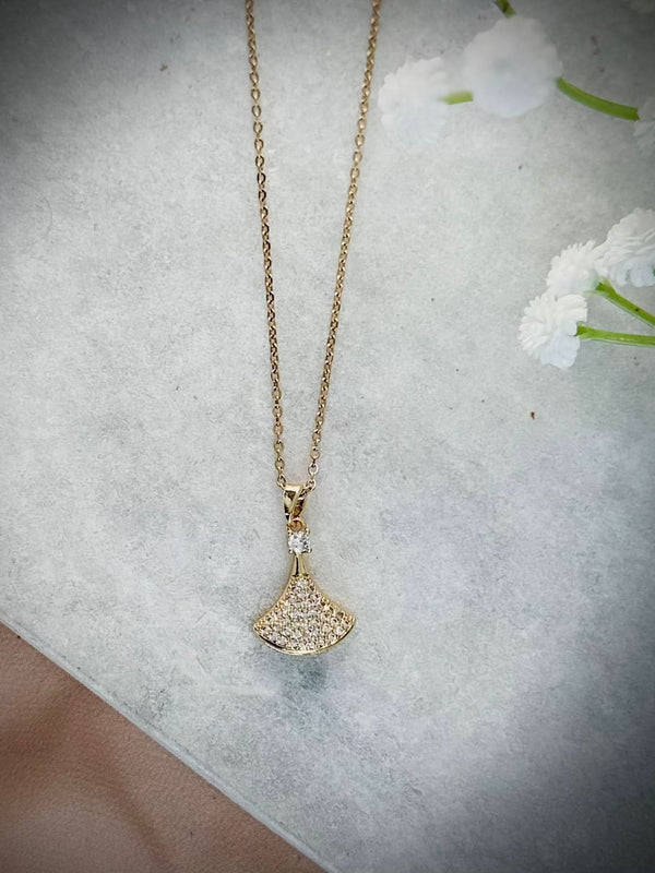 Gold Fan Pendant Necklace