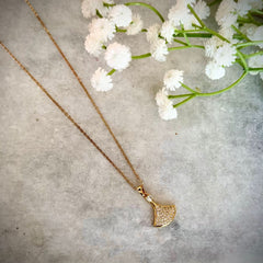 Gold Fan Pendant Necklace – Elegant Polished Finish, Adjustable Chain, Dainty Stone Detailing