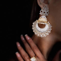 Classic jewelry piece
