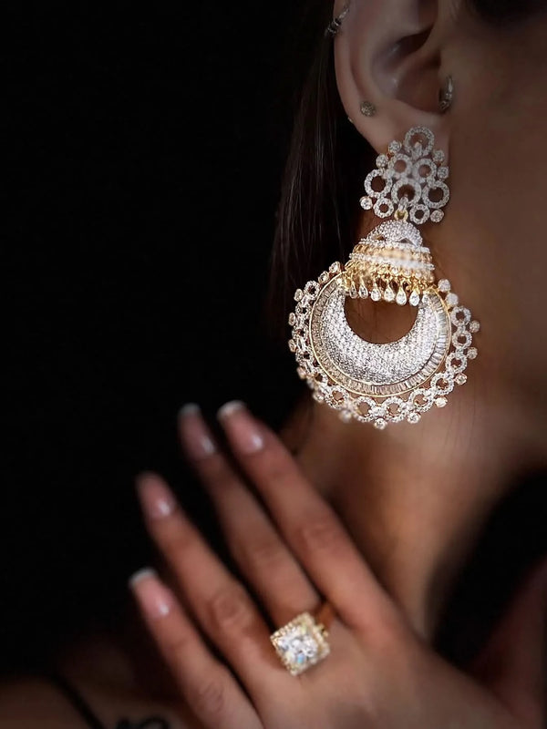 Classic jewelry piece