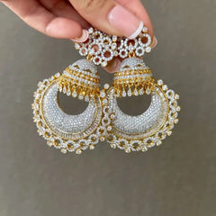 Classic jewelry piece